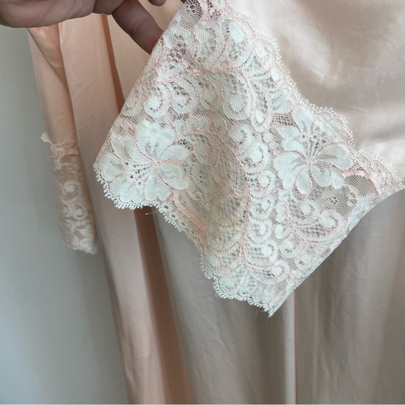 Vintage 90s Lace Peignoir Robe - Pink, Size M/L - Picture 6 of 9